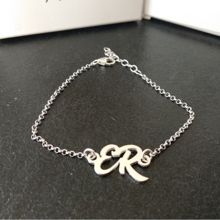 Pulsera personalizada de 2 iniciales en plata de ley Pulsera personalizada de 2 iniciales en plata de ley