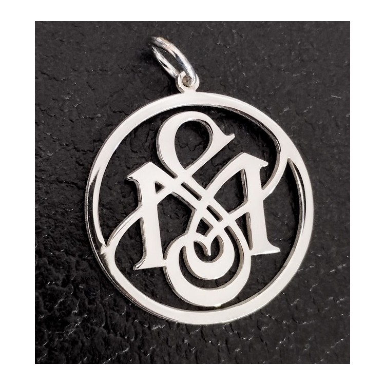 Colgantes de letras (2) con su diseño plata de ley