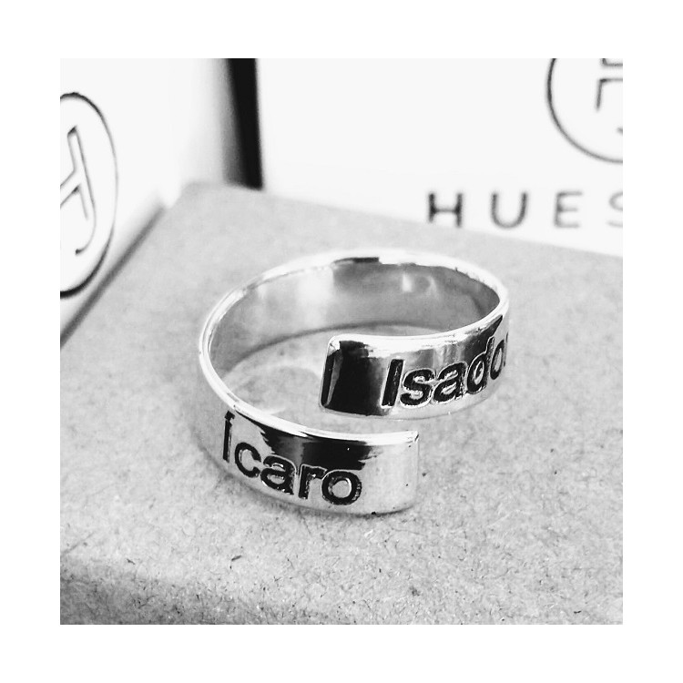 Anillo grabado con 2 nombres o palabras  en plata de ley