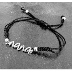 Pulsera con nombre plata de ley y macramé .