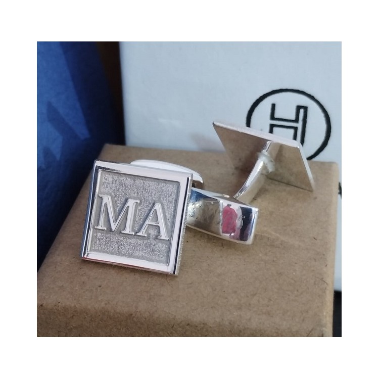 Gemelos personalizados en plata de ley 2  iniciales en relieve cuadrados