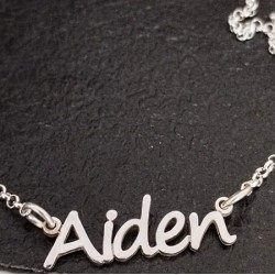 Collares con nombres en plata de ley
