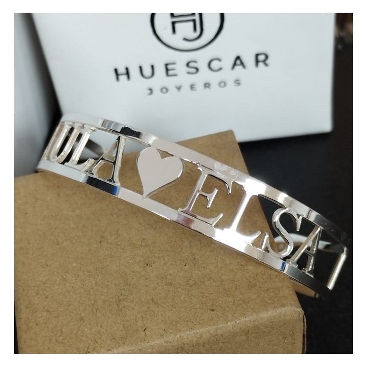 Brazalete con nombre personalizado en plata de ley hecho a mano