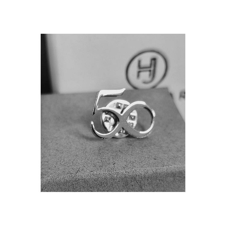 Pin 50 Aniversario plata de ley