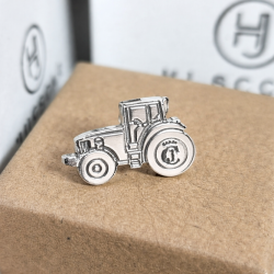 Pin Tractor en plata de ley