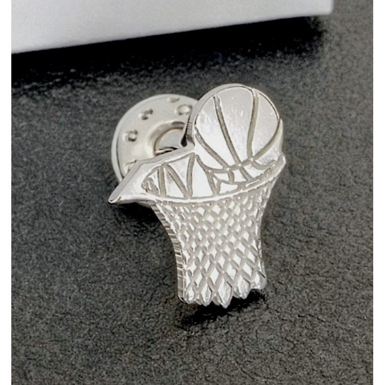 Pin baloncesto plata de ley