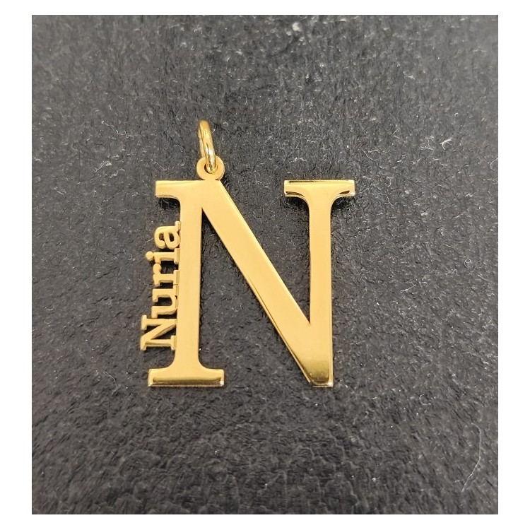Colgantes iniciales y nombres chapado oro