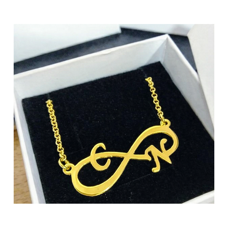 Collar Infinito en plata de ley con iniciales bañado en oro