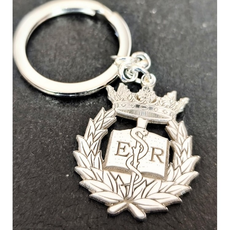 Llavero insignia Medicina personalizado plata de ley