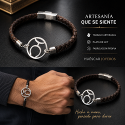 Pulsera con Inicial o logo plata y cuero